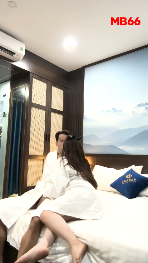 Phim sex Sinh Viên - Clip nóng nữ nhân viên bán hàng MB66 ngoại tình cuồng nhiệt cùng người yêu cũ trong khách sạn